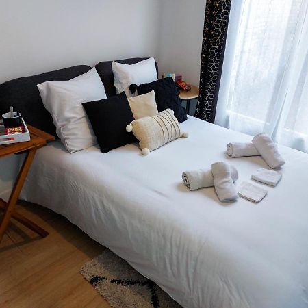 L'Essentiel - Tout Inclus ! Petit Dejeuner, Canal Plus, Netflix, Literie, Serviettes Rouen Exterior photo