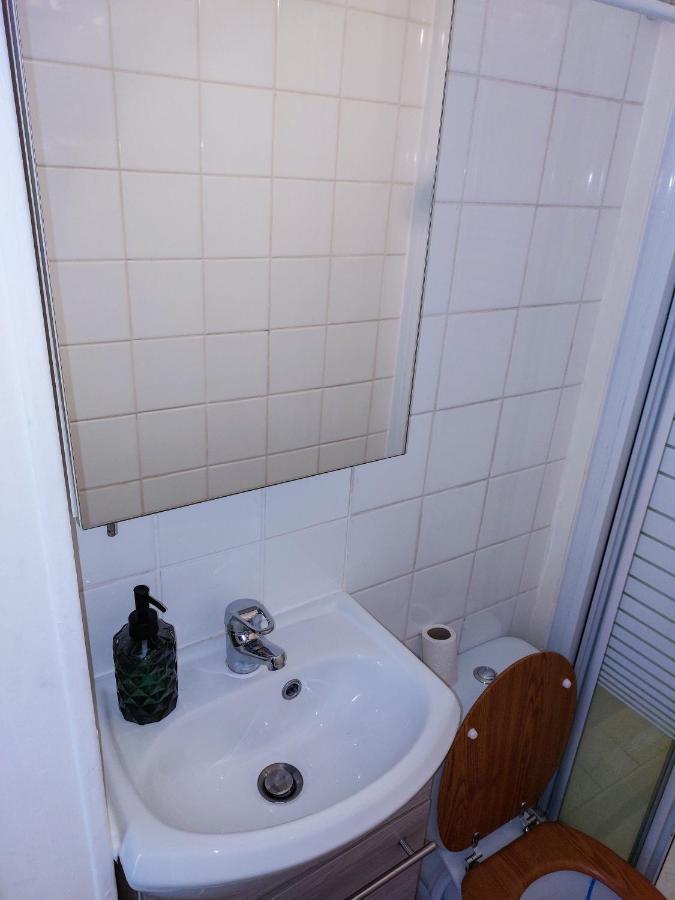 L'Essentiel - Tout Inclus ! Petit Dejeuner, Canal Plus, Netflix, Literie, Serviettes Rouen Exterior photo